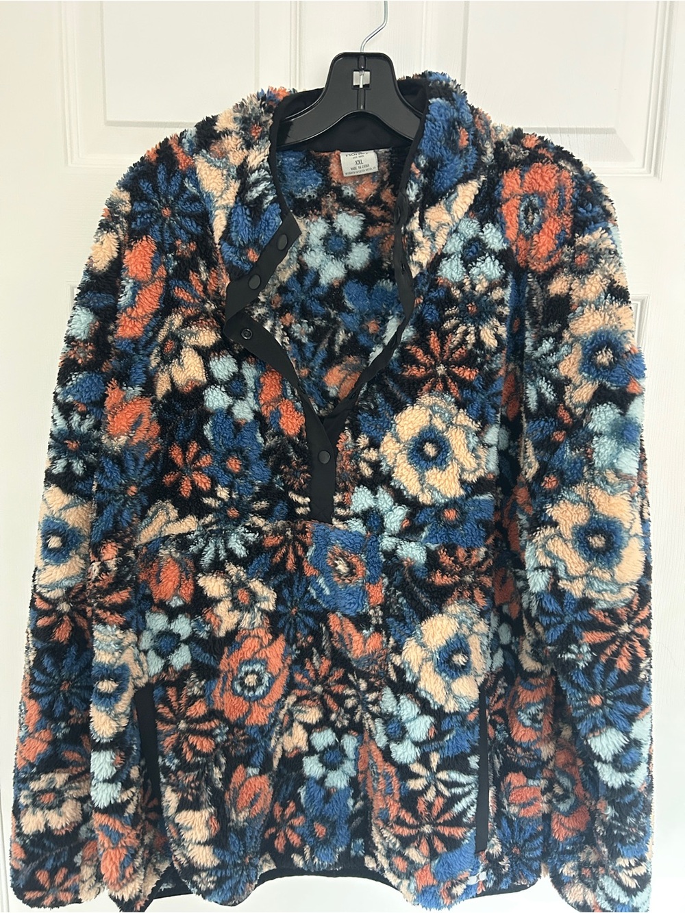 Hurley XXL Sherpa Jacket in Black, Blue, Orange, Cream Flower
